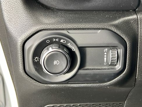 Used 2023 Jeep Wrangler Unlimited Sahara image 10