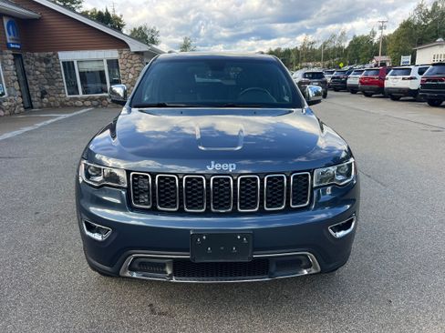 Used 2019 Jeep Grand Cherokee Limited AWD/4WD image 2