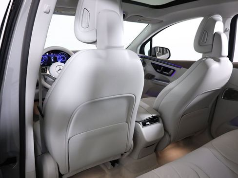 Used 2023 Mercedes-Benz EQE 350+ 4MATIC SUV w/ Exclusive Trim Package image 28