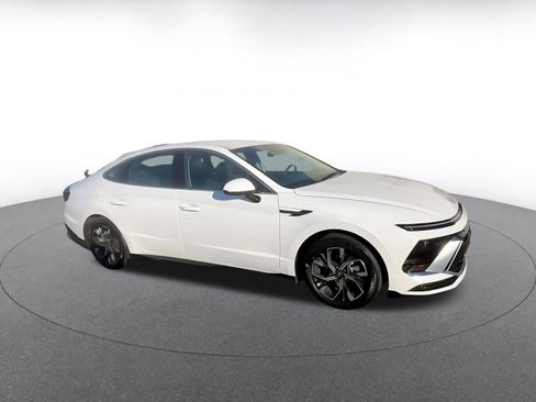 Used 2025 Hyundai Sonata SEL image 2