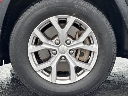 Used 2021 Jeep Grand Cherokee L Laredo w/ Luxury Tech Group I image 28