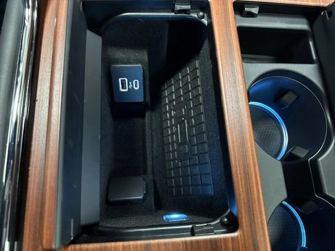 Used 2024 Lincoln Navigator Premiere image 26