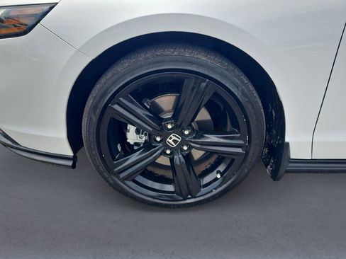 Used 2023 Honda Accord Sport image 9