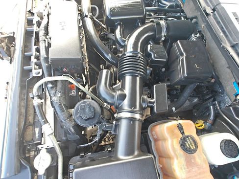 Used 2010 Ford F150 XLT image 25