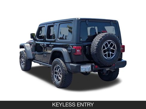 Used 2025 Jeep Wrangler Unlimited Rubicon AWD/4WD image 7