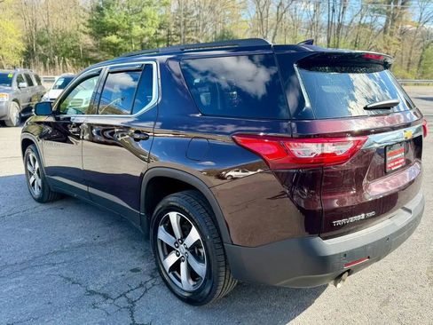 Used 2020 Chevrolet Traverse LT w/ LT Premium Package AWD/4WD image 6