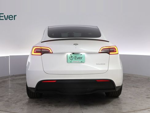 Used 2023 Tesla Model Y Performance AWD/4WD image 15