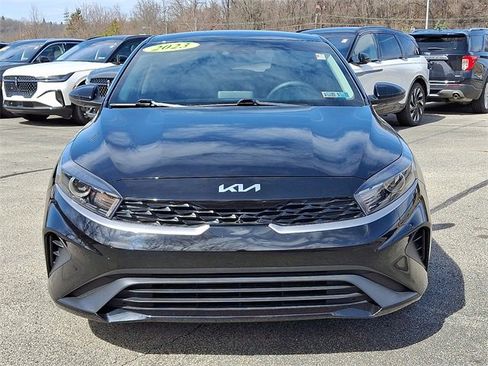 Used 2023 Kia Forte LXS image 2