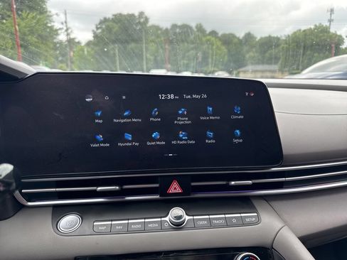Used 2024 Hyundai Elantra SEL FWD image 16