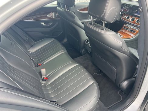 Used 2019 Mercedes-Benz E 300 4MATIC image 54