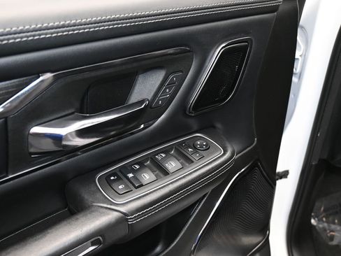 Used 2023 RAM 1500 Limited image 12