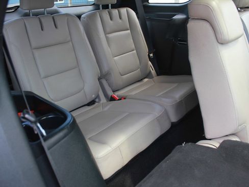 Used 2018 Ford Explorer XLT w/ Equipment Group 202A image 39