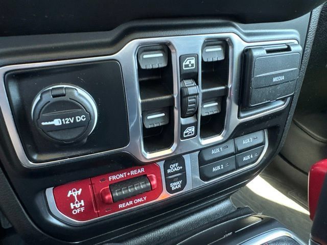 Used 2023 Jeep Gladiator Rubicon w/ LED Lighting Group AWD/4WD image 15