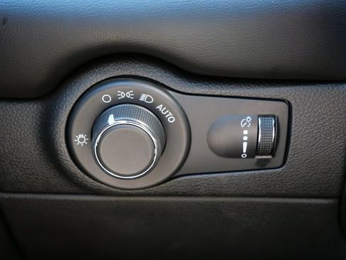 Used 2024 Dodge Durango GT AWD/4WD image 16