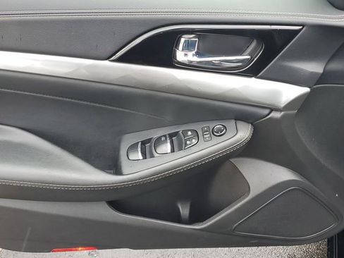 Used 2023 Nissan Maxima SL FWD image 14