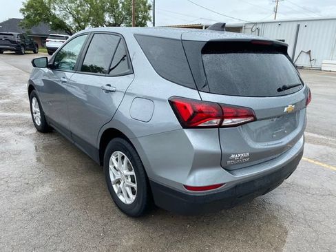 Used 2023 Chevrolet Equinox LS w/ LS Convenience Package FWD image 4