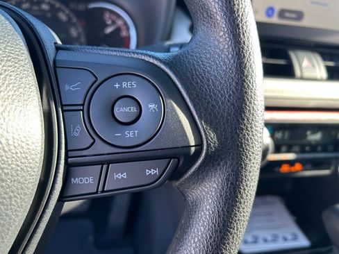 Used 2025 Toyota RAV4 XLE image 19