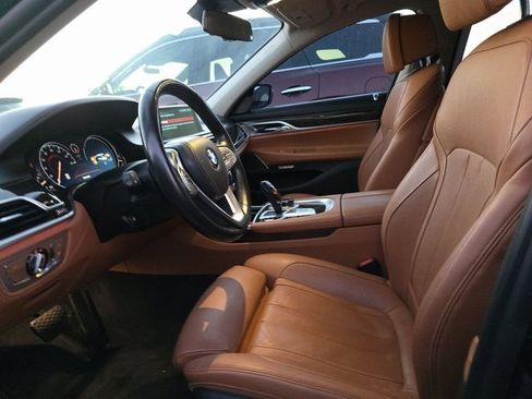 Used 2018 BMW 740i image 5