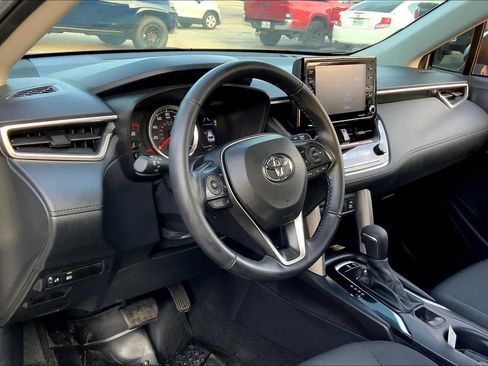 Used 2022 Toyota Corolla Cross LE image 16