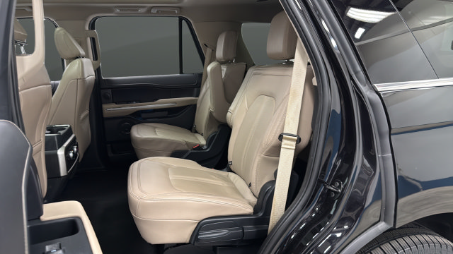 Used 2024 Ford Expedition Limited AWD/4WD image 23