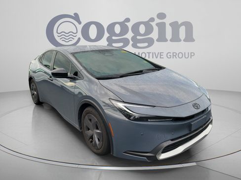 Used 2026 Toyota Prius Plug-In Hybrid FWD image 7