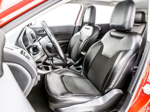 Used 2018 Jeep Compass Latitude w/ Popular Equipment Group AWD/4WD image 28