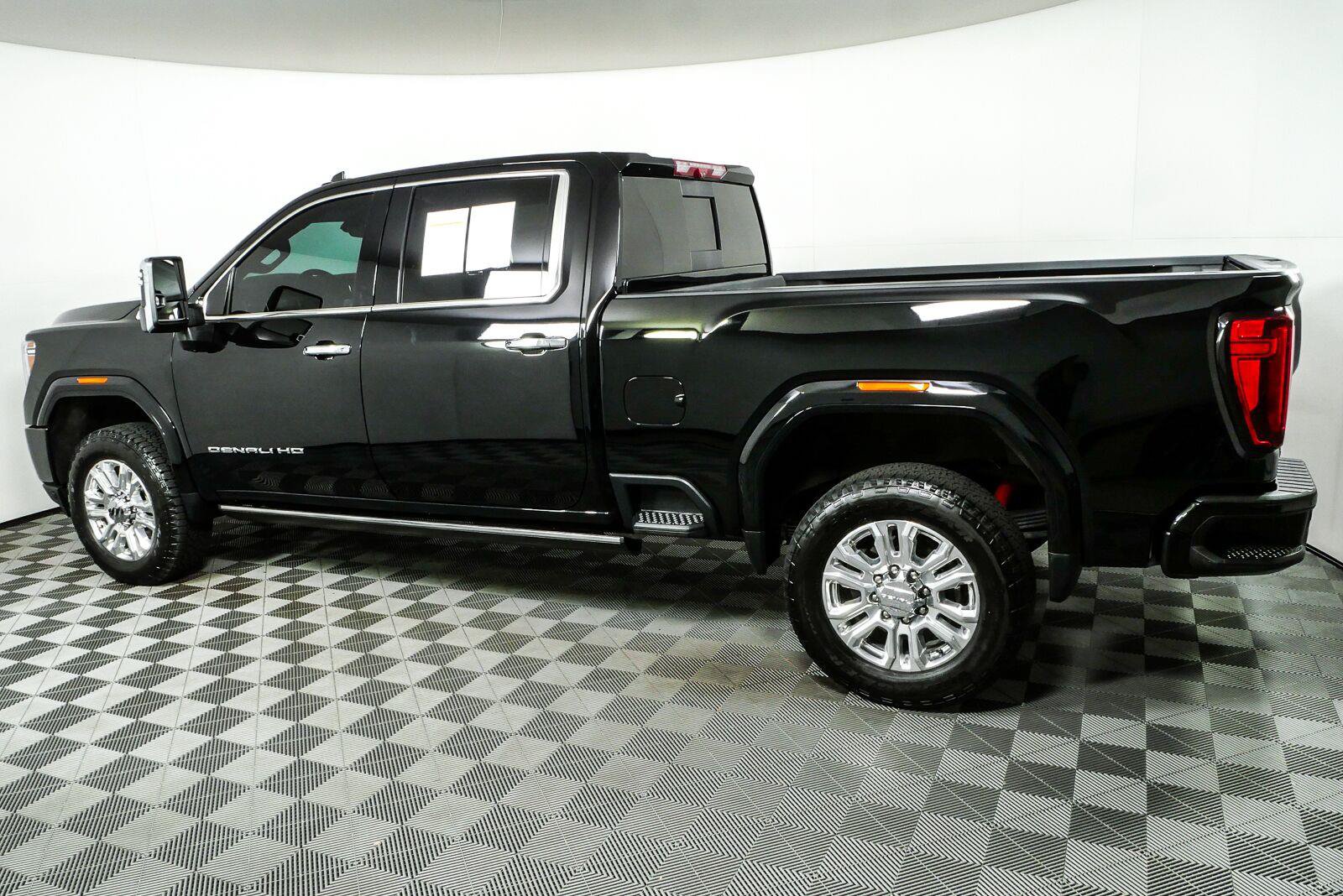 Used 2023 GMC Sierra 2500 Denali w/ Denali Ultimate Package AWD/4WD image 31