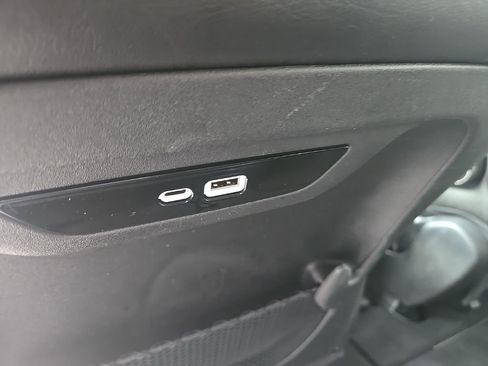 Used 2024 Chrysler Pacifica Touring-L image 24