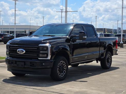 Used 2025 Ford F250 Platinum w/ FX4 Off-Road Package AWD/4WD image 17