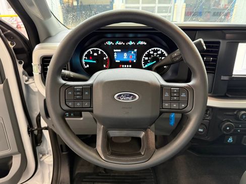 Used 2025 Ford F550 2WD Regular Cab Super Duty image 14