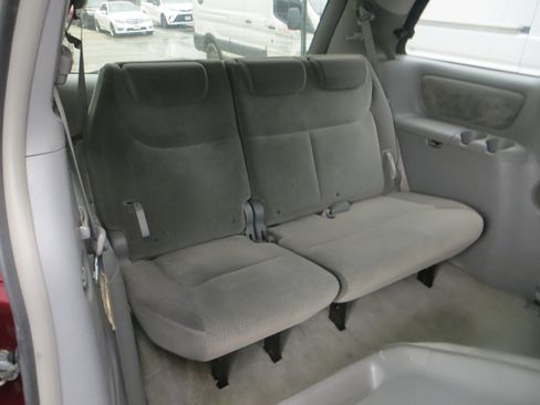 Used 2007 Toyota Sienna LE image 19