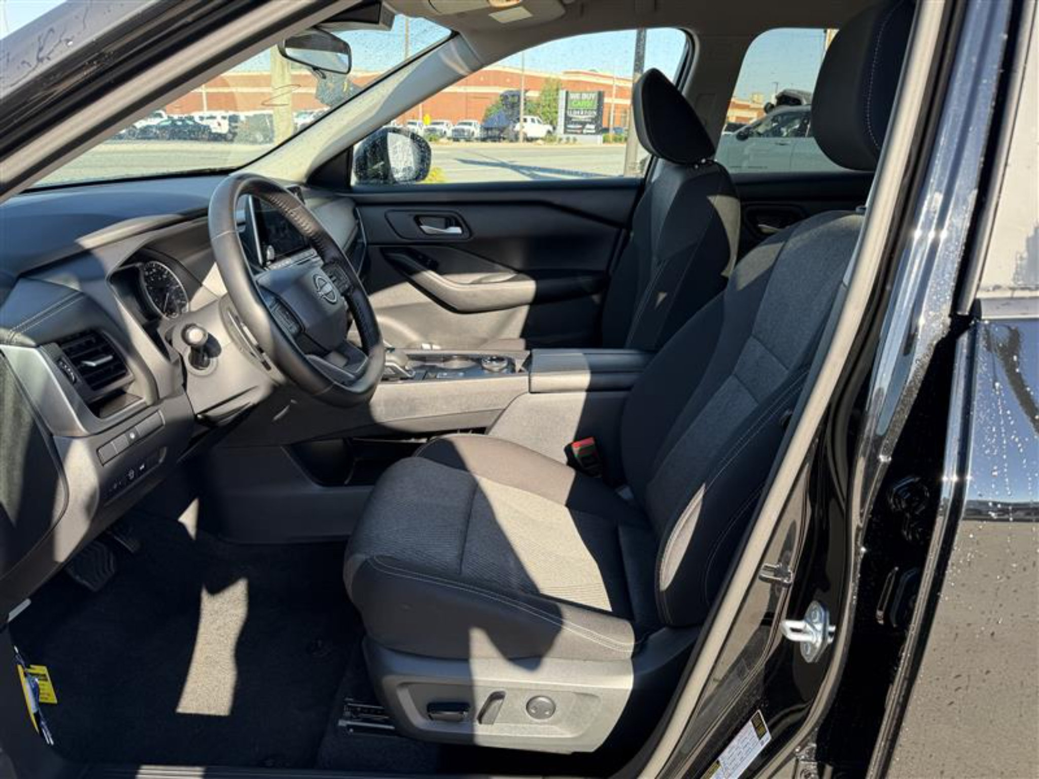 Used 2026 Nissan Rogue SV AWD/4WD image 9