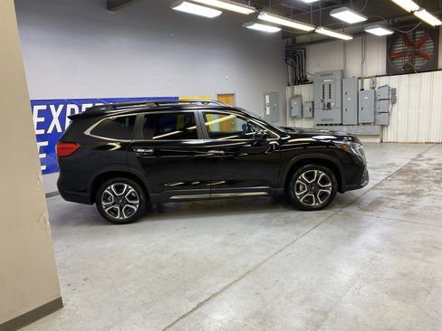 Used 2025 Subaru Ascent Touring w/ Popular Package #2 image 8