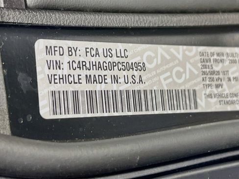 Used 2023 Jeep Grand Cherokee Altitude AWD/4WD image 31