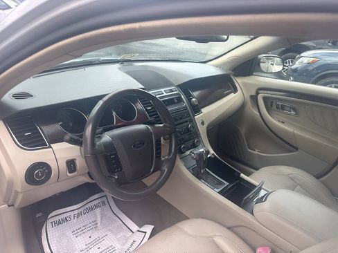 Used 2010 Ford Taurus Limited FWD image 9