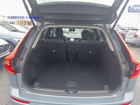 Used 2022 Volvo XC60 B5 Momentum w/ Climate Package image 12