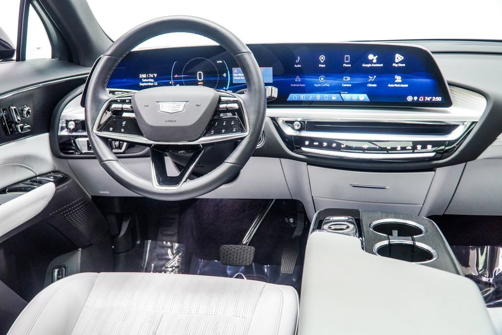 Used 2024 Cadillac Lyriq Sport AWD/4WD image 18
