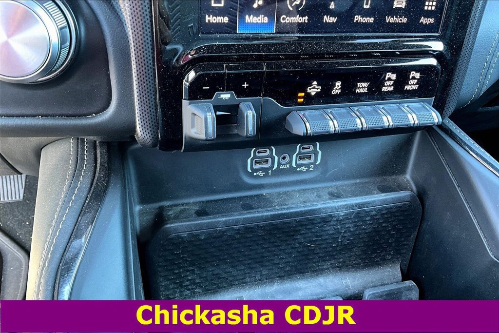 Used 2023 RAM 1500 Limited w/ Body Color Bumper Group AWD/4WD image 17