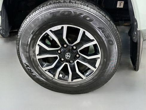Used 2022 Toyota Tacoma TRD Sport w/ Technology Package AWD/4WD image 27