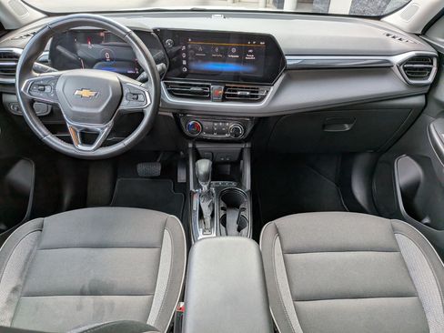 Used 2024 Chevrolet TrailBlazer LT w/ LT Cold Weather Package FWD image 22