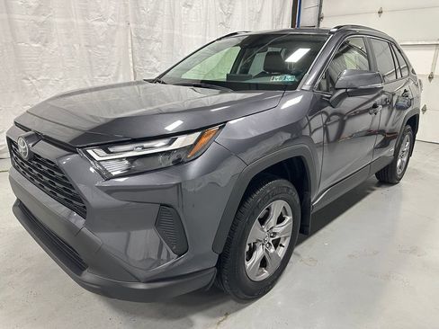Used 2025 Toyota RAV4 XLE AWD/4WD image 3