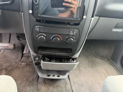 Used 2007 Dodge Caravan SE w/ Popular Equipment Group I FWD image 18