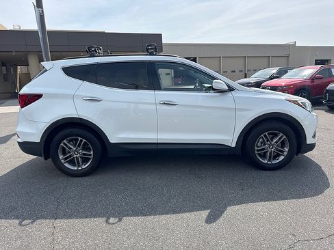 Used 2018 Hyundai Santa Fe Sport FWD image 4