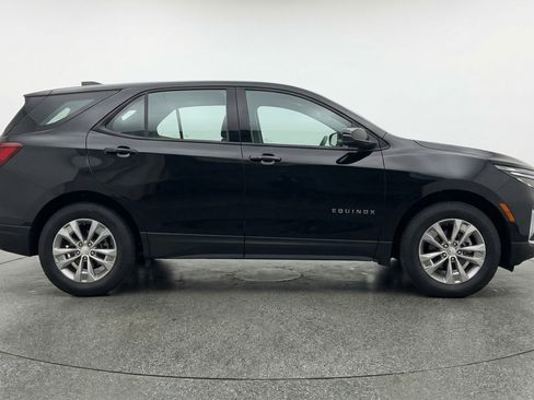Used 2025 Chevrolet Equinox LT FWD image 11