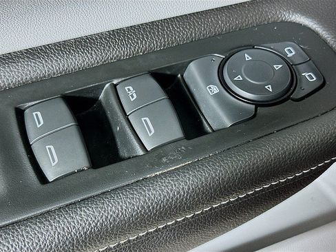 Used 2022 GMC Terrain SLE w/ Driver Convenience Package AWD/4WD image 19