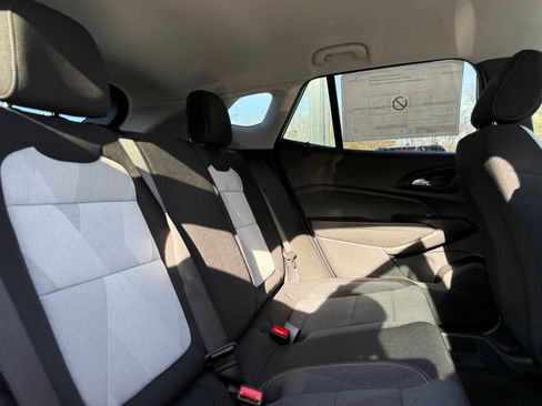 New 2026 Chevrolet Trax LS w/ LS Convenience Package FWD image 27
