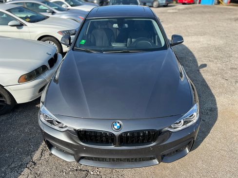 Used 2018 BMW 320i xDrive Sedan image 3