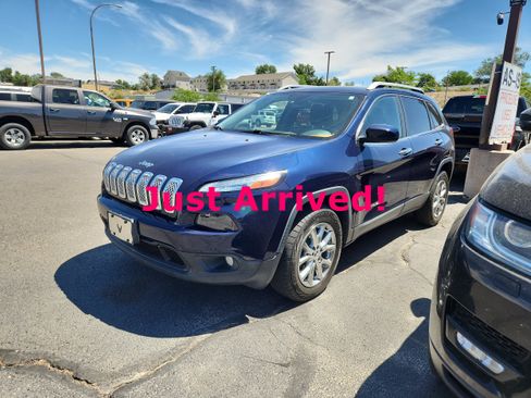 Used 2015 Jeep Cherokee Latitude w/ Cold Weather Group AWD/4WD image 4
