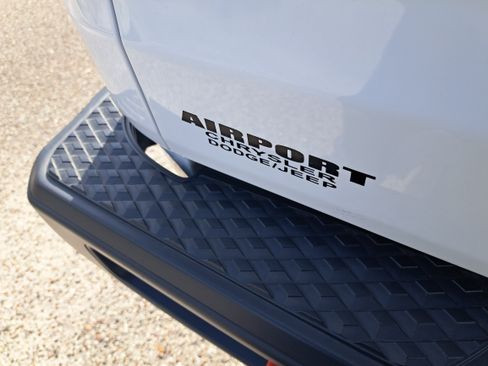 Used 2022 Jeep Gladiator Mojave w/ Trailer Tow Package image 9