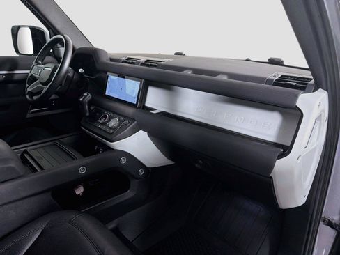 Used 2023 Land Rover Defender 110 S AWD/4WD image 29